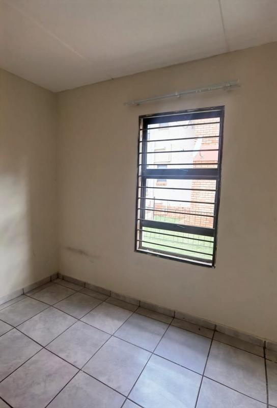2 Bedroom Property for Sale in Groblerpark Gauteng