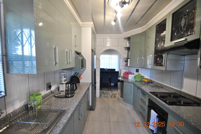 3 Bedroom Property for Sale in Dawn Park Gauteng