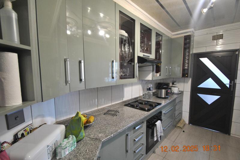 3 Bedroom Property for Sale in Dawn Park Gauteng