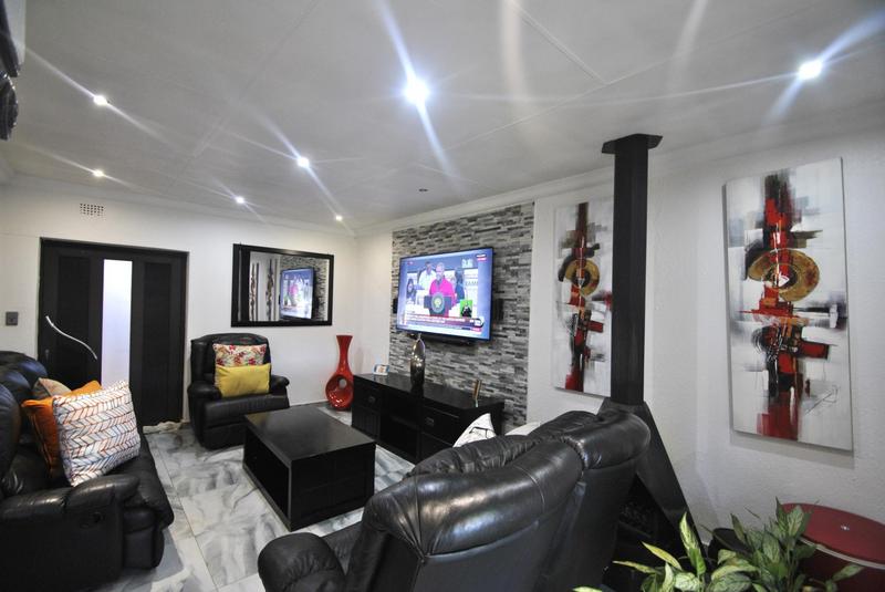 3 Bedroom Property for Sale in Dawn Park Gauteng