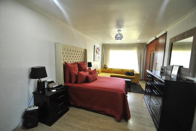 3 Bedroom Property for Sale in Dawn Park Gauteng