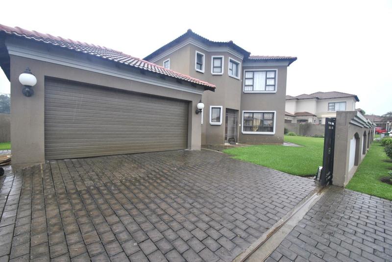 3 Bedroom Property for Sale in Sonneveld Gauteng