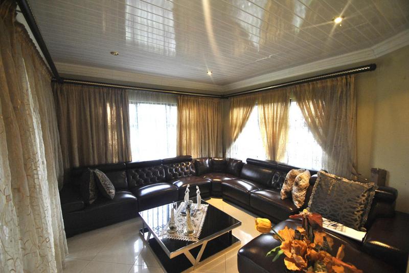 3 Bedroom Property for Sale in Sonneveld Gauteng