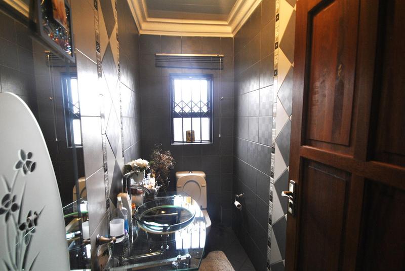 3 Bedroom Property for Sale in Sonneveld Gauteng