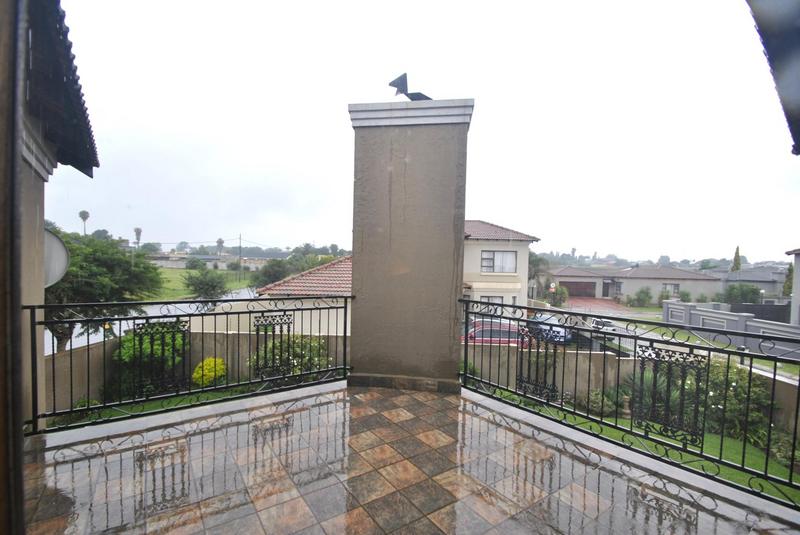 3 Bedroom Property for Sale in Sonneveld Gauteng