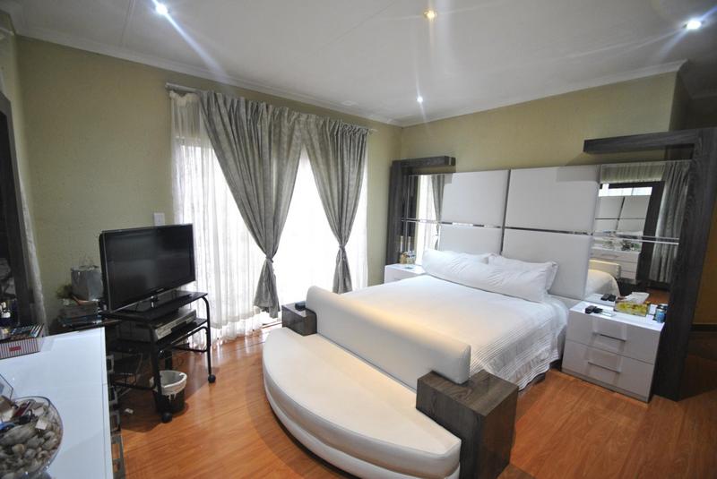 3 Bedroom Property for Sale in Sonneveld Gauteng