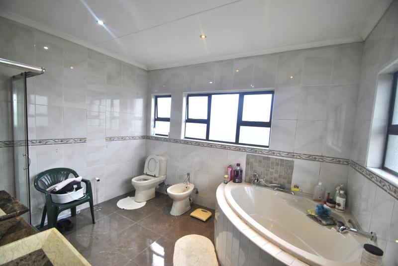 3 Bedroom Property for Sale in Sonneveld Gauteng