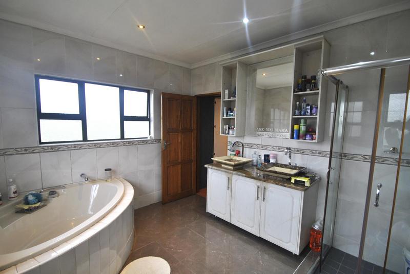 3 Bedroom Property for Sale in Sonneveld Gauteng