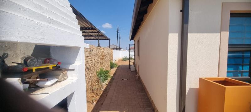 2 Bedroom Property for Sale in Westonaria Gauteng