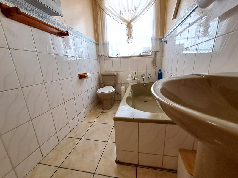 2 Bedroom Property for Sale in Germiston South Gauteng