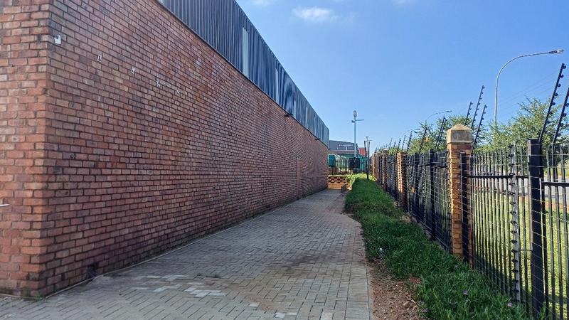 Commercial Property for Sale in Clayville Gauteng