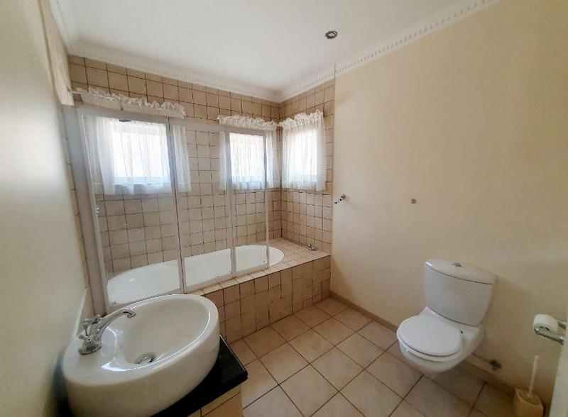 5 Bedroom Property for Sale in Waterkloof Heights Gauteng
