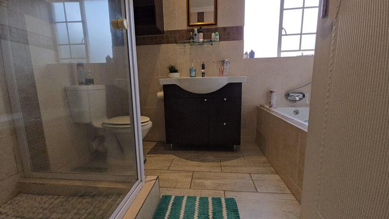 2 Bedroom Property for Sale in Annlin Gauteng