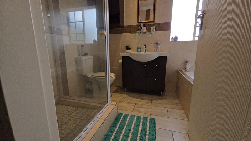 2 Bedroom Property for Sale in Annlin Gauteng