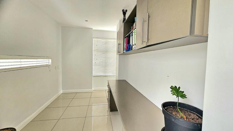 3 Bedroom Property for Sale in Midstream Hill Gauteng