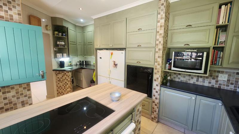 3 Bedroom Property for Sale in Brackendowns Gauteng
