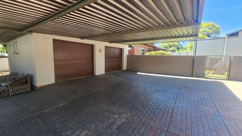 3 Bedroom Property for Sale in Brackendowns Gauteng