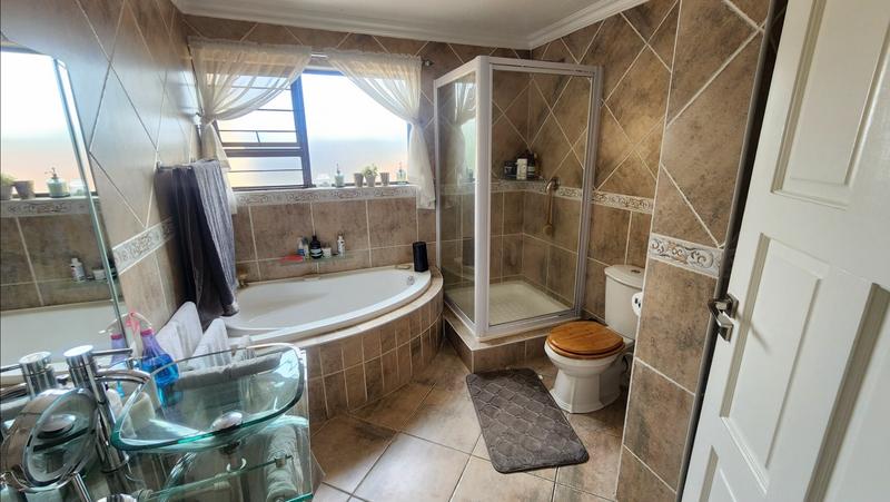 4 Bedroom Property for Sale in Meyersdal Gauteng