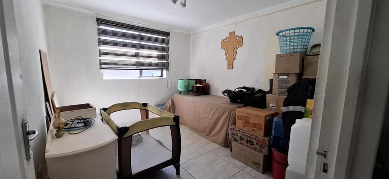 6 Bedroom Property for Sale in Linmeyer Gauteng