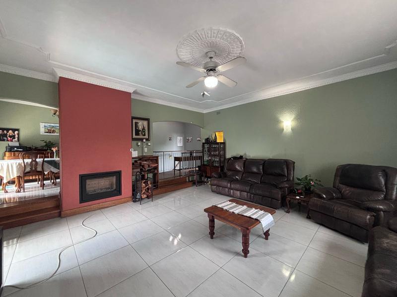 4 Bedroom Property for Sale in Florida Glen Gauteng