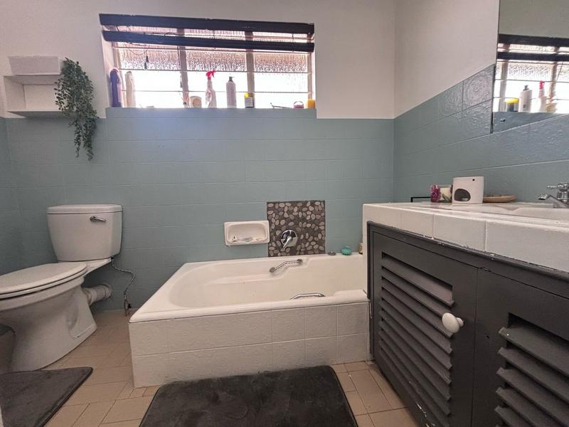 4 Bedroom Property for Sale in Florida Glen Gauteng