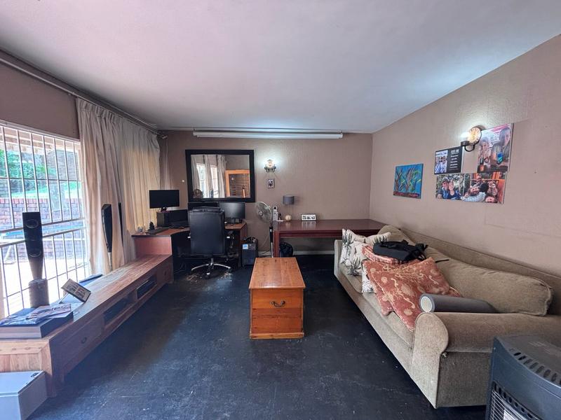 4 Bedroom Property for Sale in Florida Glen Gauteng