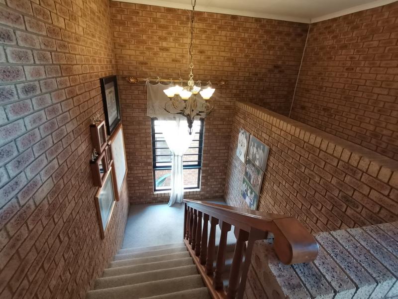 5 Bedroom Property for Sale in Vanderbijlpark SE 3 Gauteng