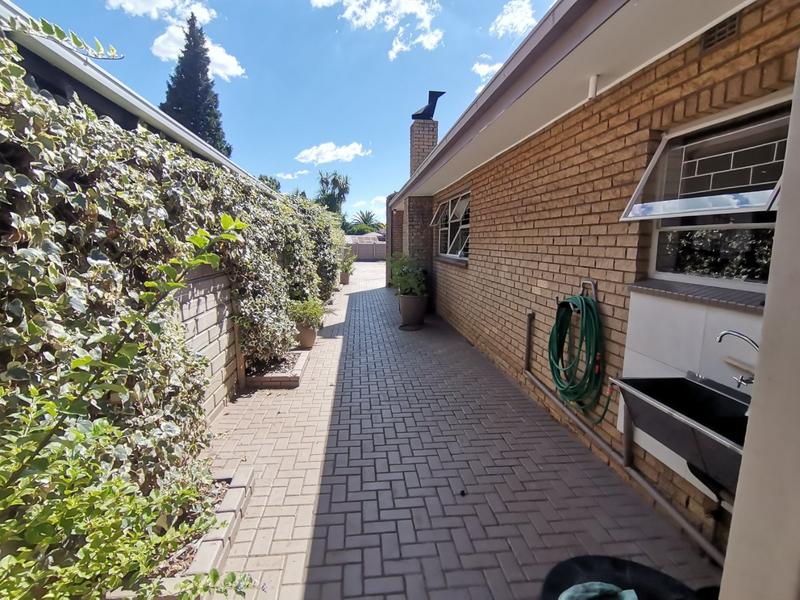 4 Bedroom Property for Sale in Vanderbijlpark SE 3 Gauteng