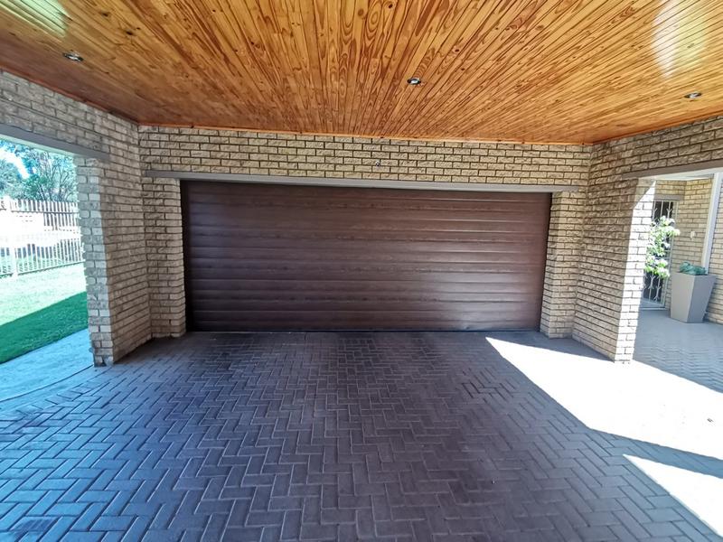 4 Bedroom Property for Sale in Vanderbijlpark SE 3 Gauteng