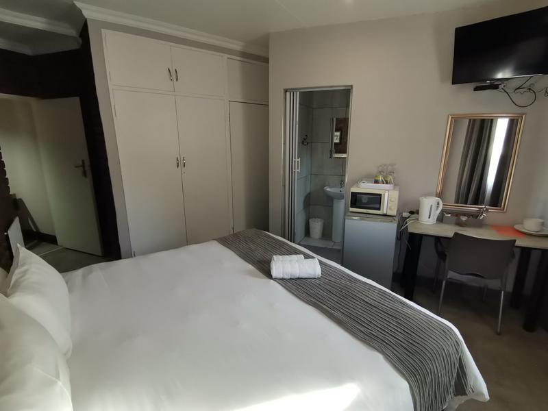 8 Bedroom Property for Sale in Vanderbijlpark SW 5 Gauteng