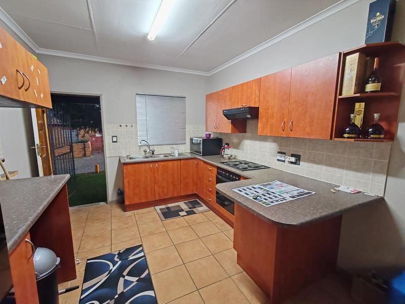 2 Bedroom Property for Sale in Kookrus Gauteng