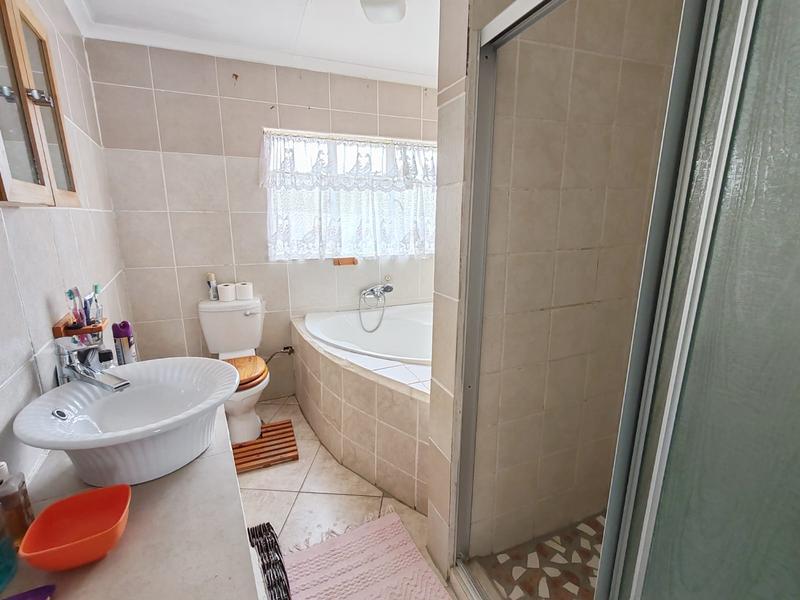 5 Bedroom Property for Sale in Vaal Marina Gauteng