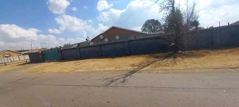 15 Bedroom Property for Sale in Rhodesfield Gauteng