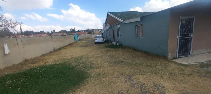 15 Bedroom Property for Sale in Rhodesfield Gauteng