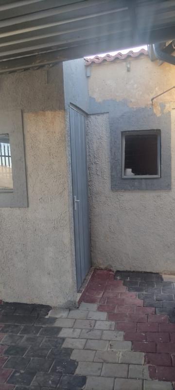 3 Bedroom Property for Sale in Clayville Gauteng