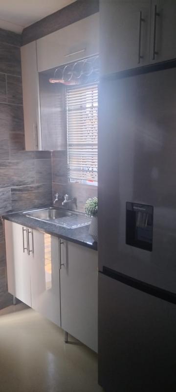 3 Bedroom Property for Sale in Clayville Gauteng