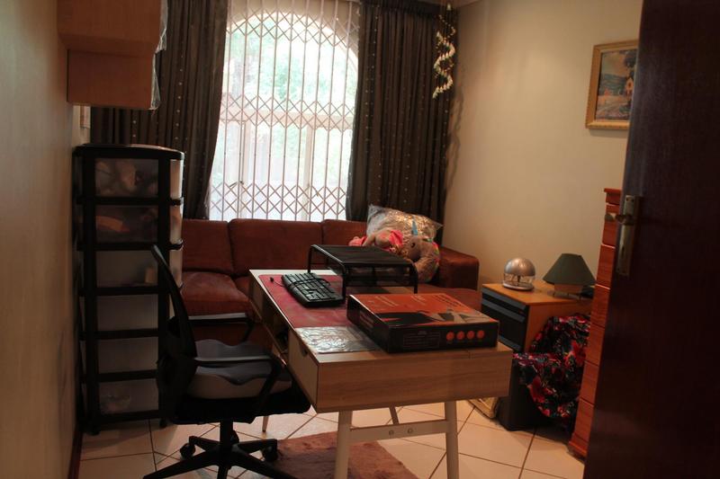 6 Bedroom Property for Sale in Morning Hill Gauteng