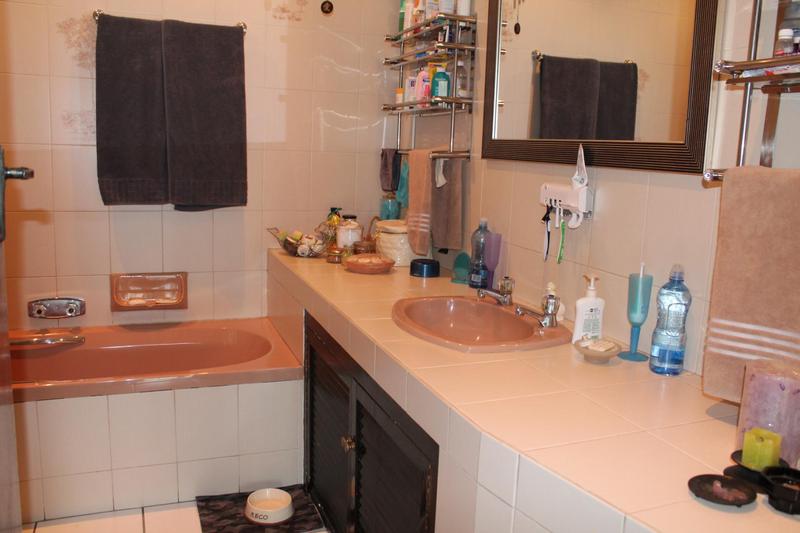 6 Bedroom Property for Sale in Morning Hill Gauteng