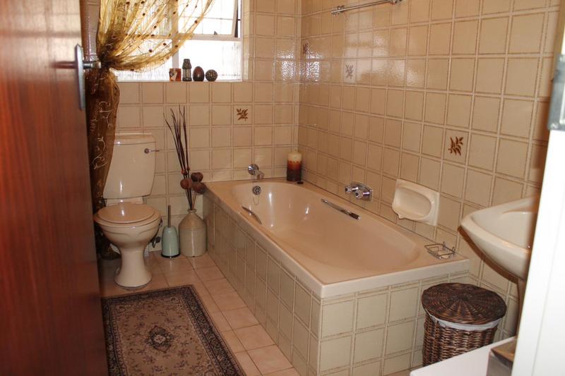 6 Bedroom Property for Sale in Morning Hill Gauteng