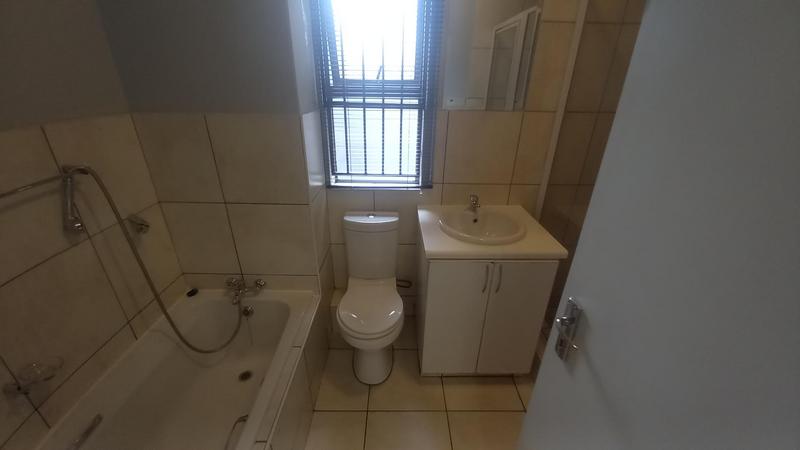 2 Bedroom Property for Sale in Greenstone Hill Gauteng
