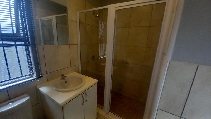 2 Bedroom Property for Sale in Greenstone Hill Gauteng