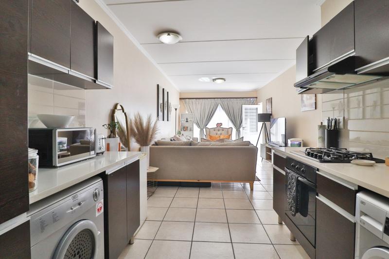 2 Bedroom Property for Sale in Greenstone Hill Gauteng