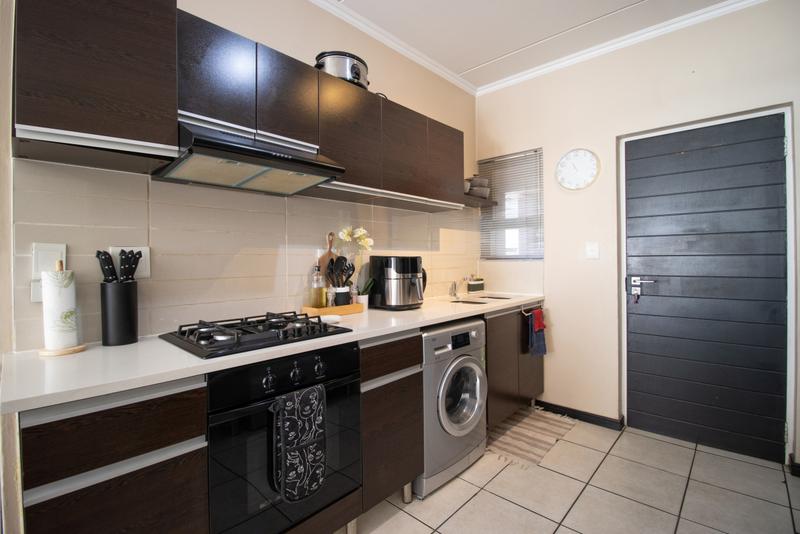 2 Bedroom Property for Sale in Greenstone Hill Gauteng