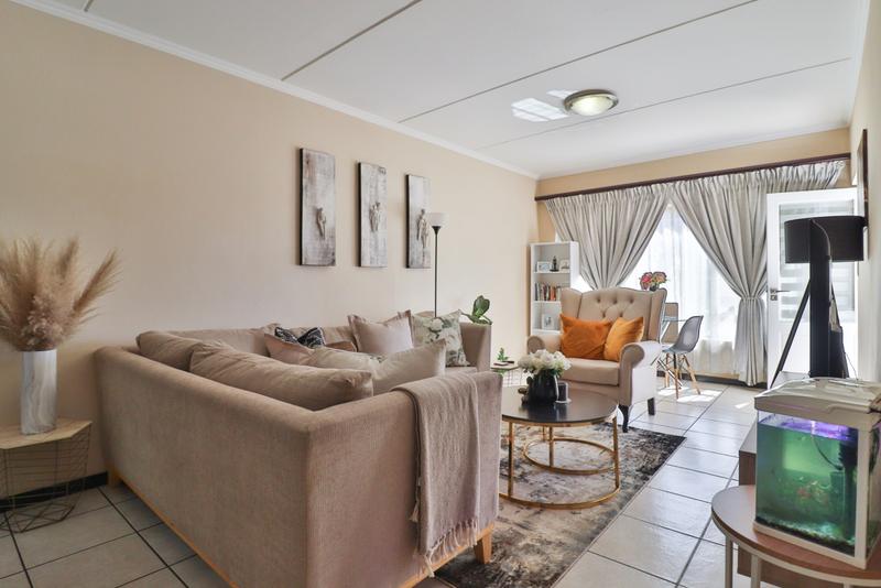 2 Bedroom Property for Sale in Greenstone Hill Gauteng