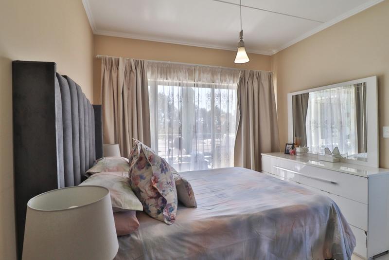 2 Bedroom Property for Sale in Greenstone Hill Gauteng