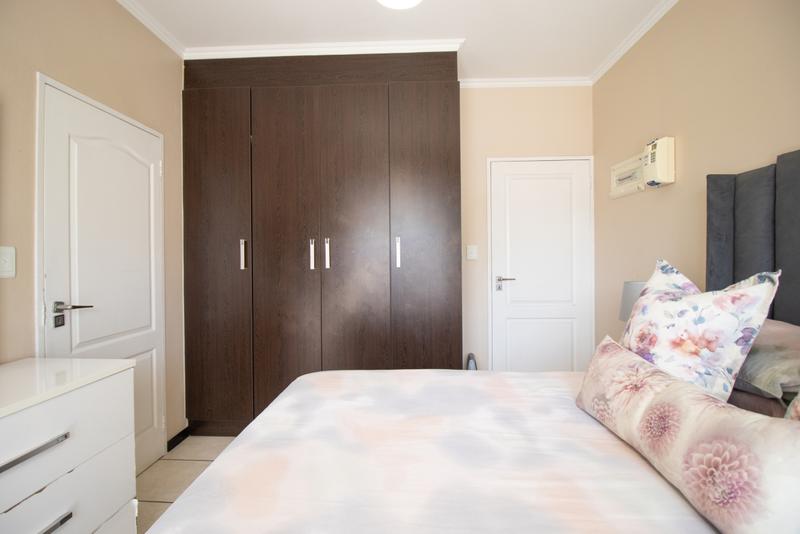 2 Bedroom Property for Sale in Greenstone Hill Gauteng