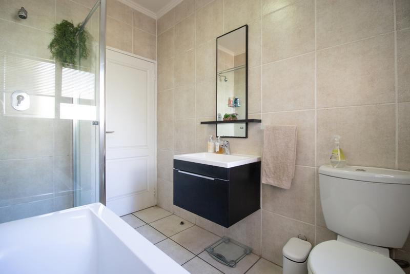 2 Bedroom Property for Sale in Greenstone Hill Gauteng