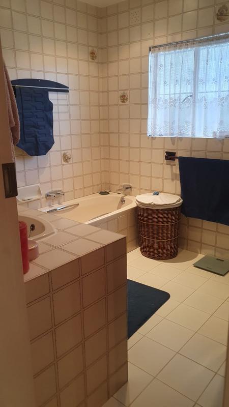 6 Bedroom Property for Sale in Morning Hill Gauteng