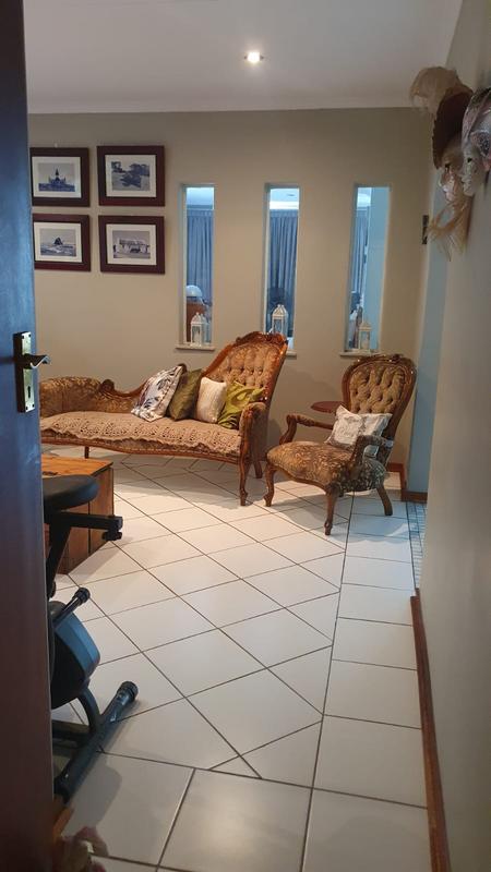 6 Bedroom Property for Sale in Morning Hill Gauteng