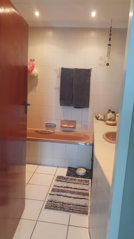 6 Bedroom Property for Sale in Morning Hill Gauteng